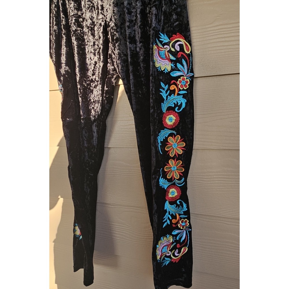 Boho Western Fashion U Crushed Velvet Embroidered Floral Leggings Sz L NWT